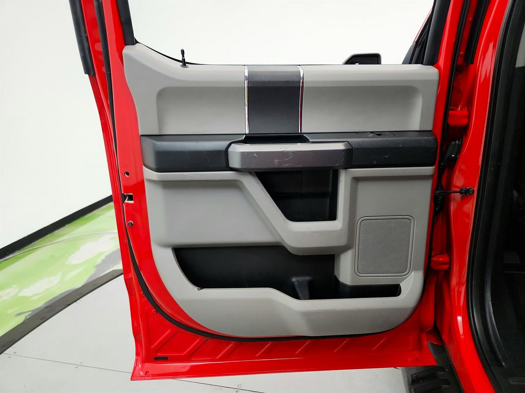 2016 Ford F150 - $15,350