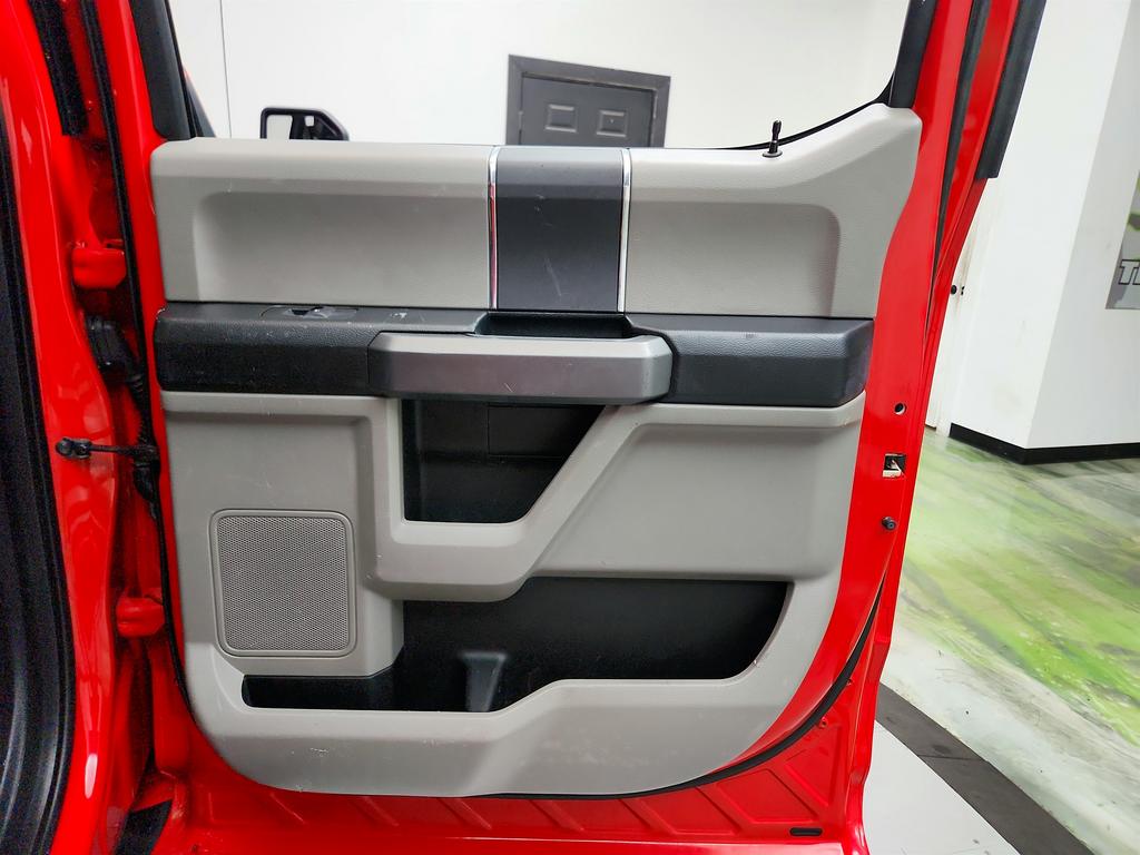 2016 Ford F150 - $15,350