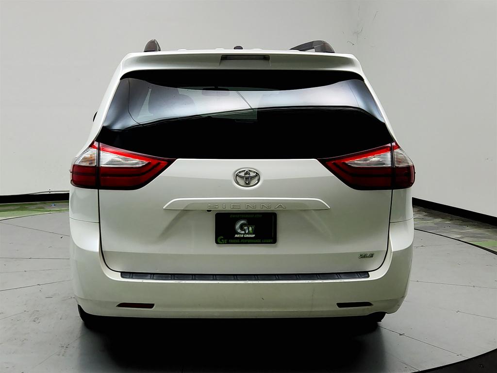 2015 Toyota Sienna - $9,695