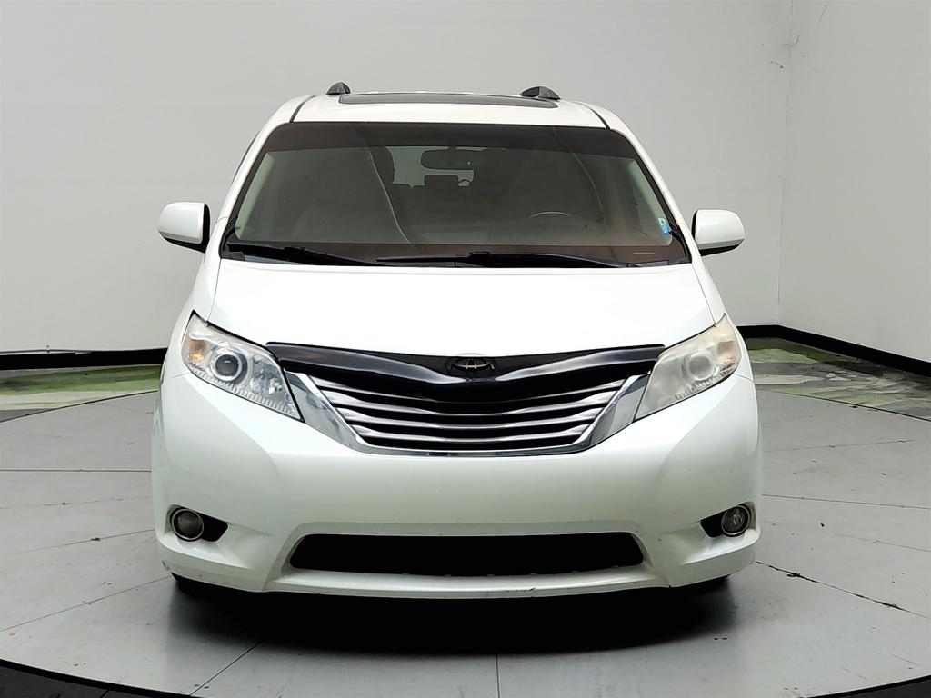 2015 Toyota Sienna - $9,695