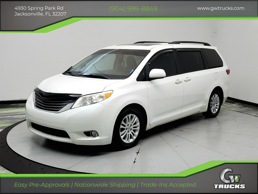 2015 Toyota Sienna - $9,695