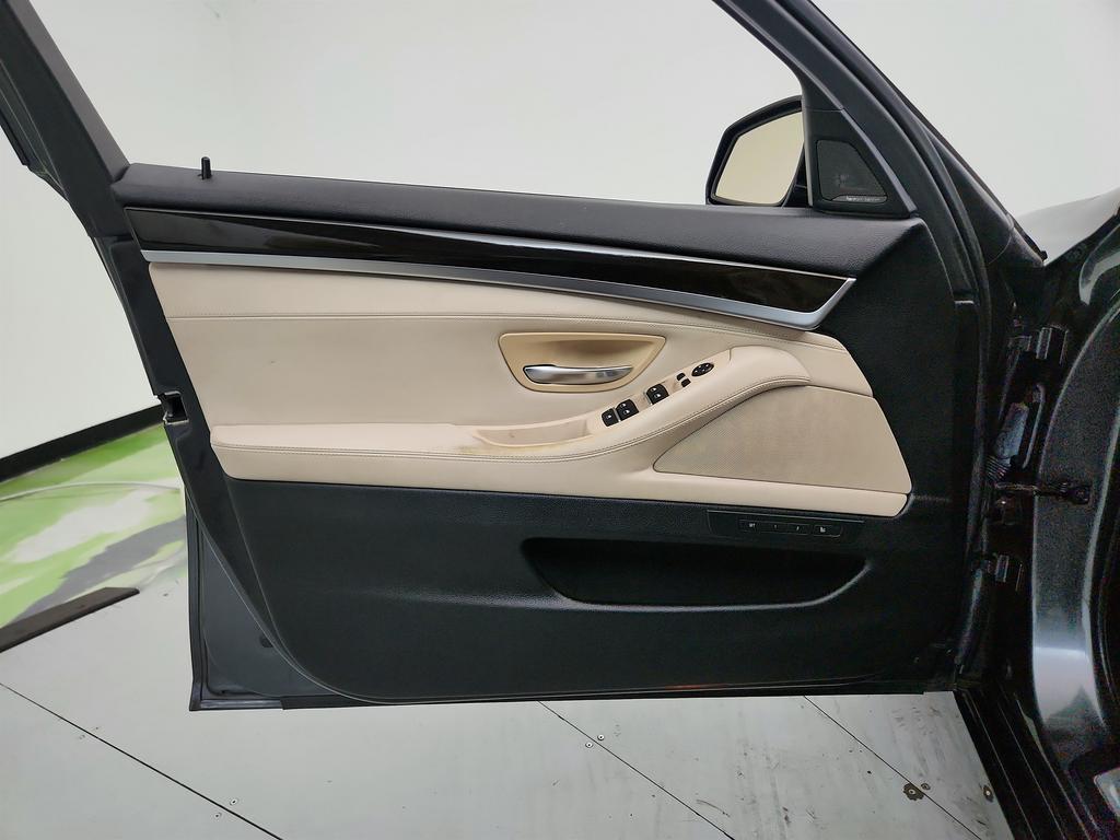 2015 BMW 5 Series - $9,250