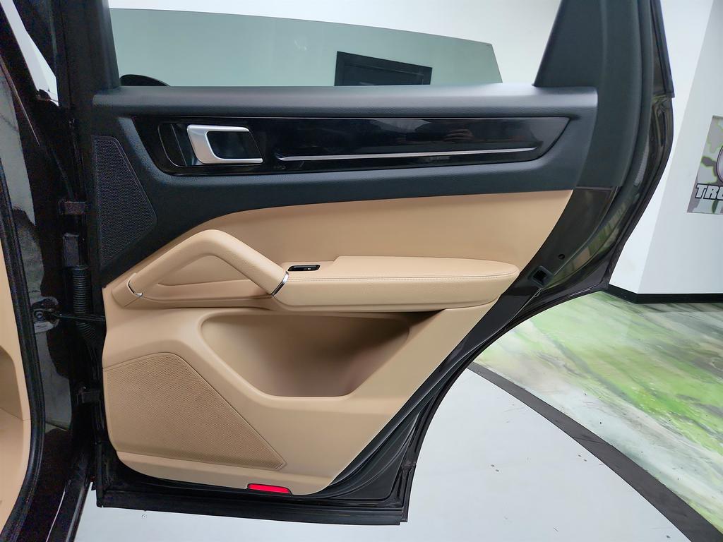 2020 Porsche Cayenne - $35,650