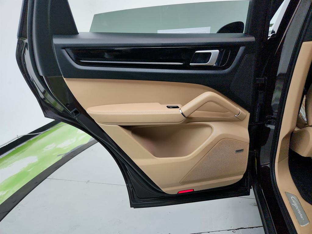 2020 Porsche Cayenne - $35,650