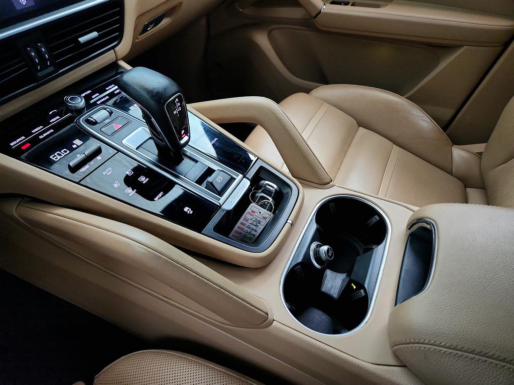 2020 Porsche Cayenne - $35,650