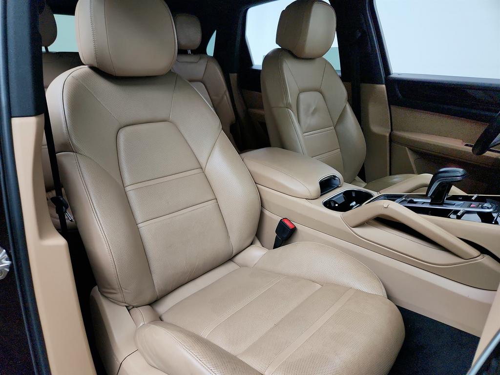 2020 Porsche Cayenne - $35,650