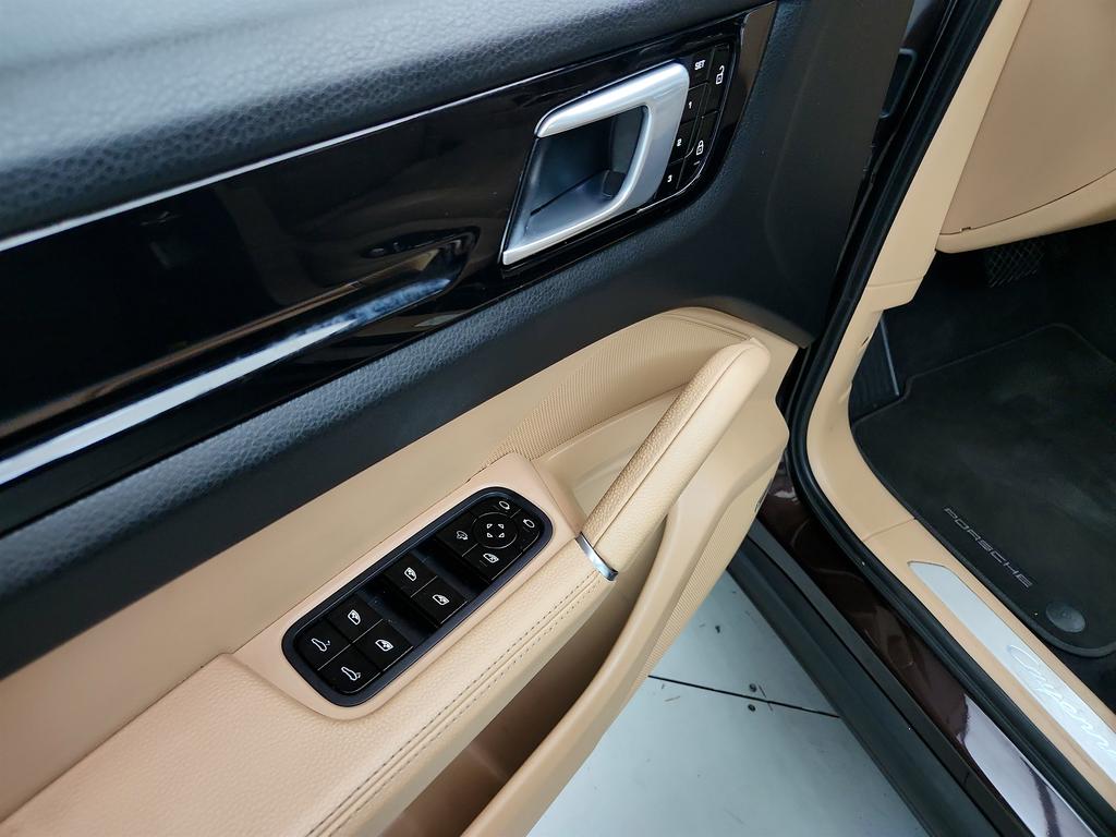 2020 Porsche Cayenne - $35,650