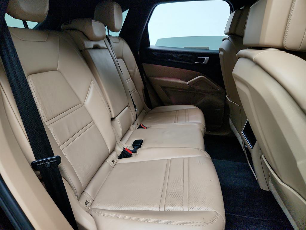 2020 Porsche Cayenne - $35,650