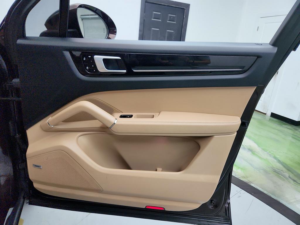 2020 Porsche Cayenne - $35,650