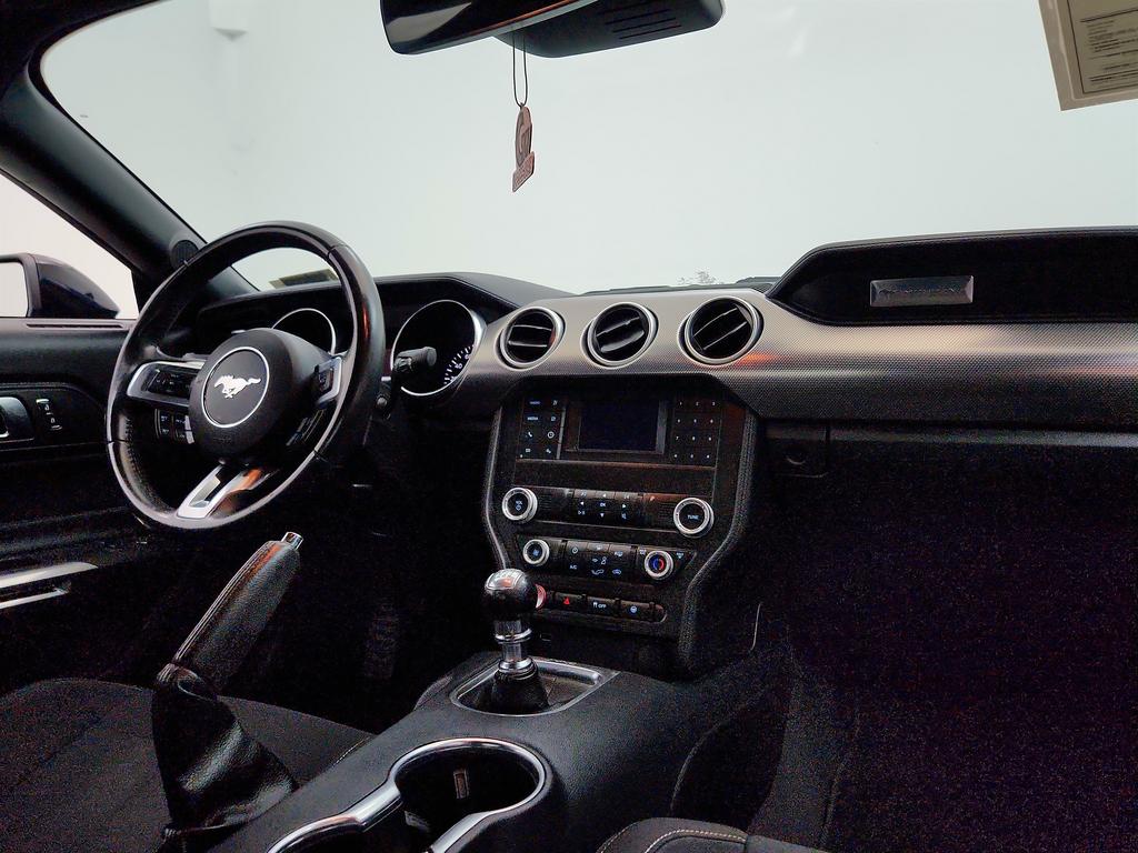 2021 Ford Mustang - $32,995