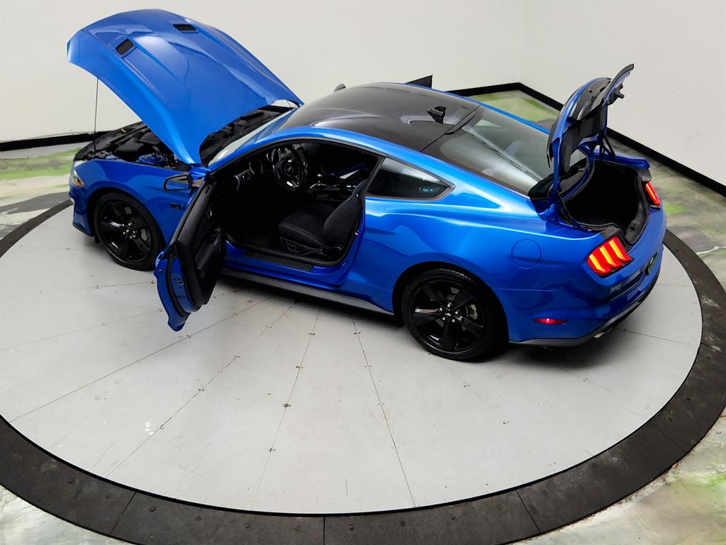 2021 Ford Mustang - $32,995