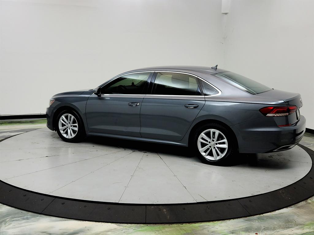 2020 Volkswagen Passat - $9,195