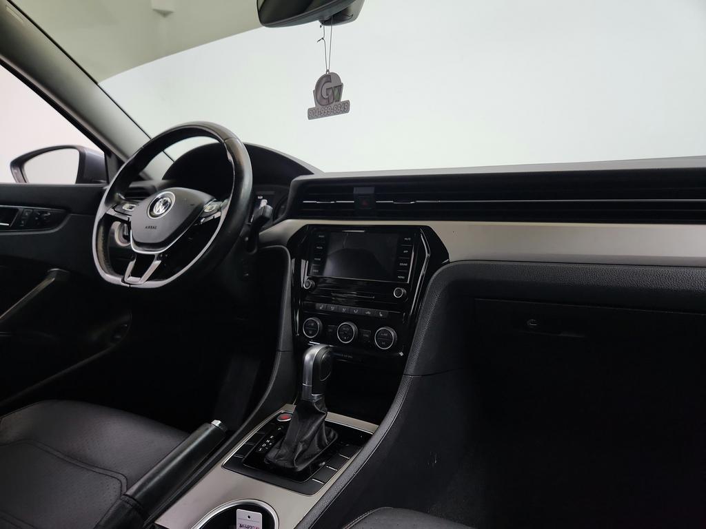 2020 Volkswagen Passat - $9,195
