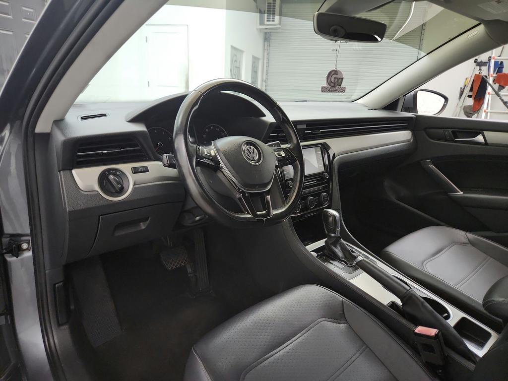 2020 Volkswagen Passat - $9,195
