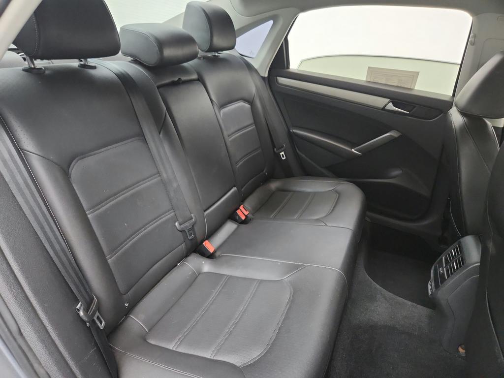 2020 Volkswagen Passat - $9,195
