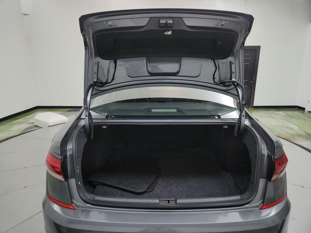 2020 Volkswagen Passat - $9,195