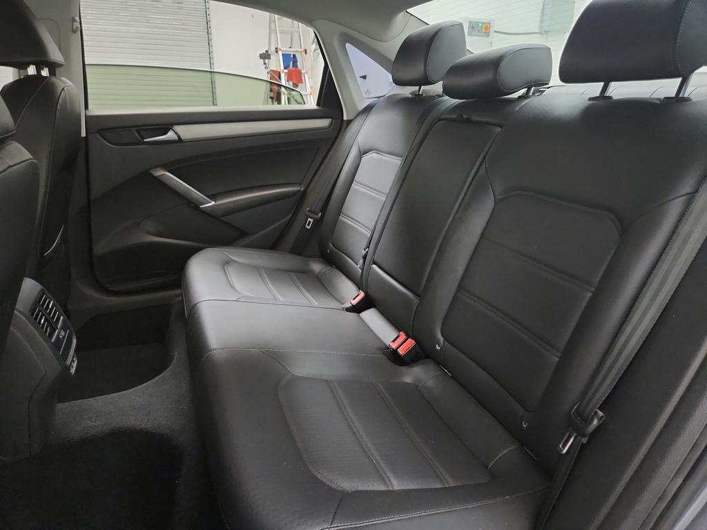 2020 Volkswagen Passat - $9,195