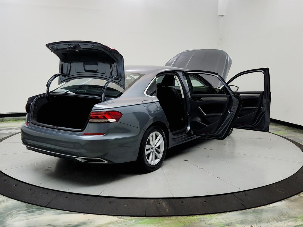 2020 Volkswagen Passat - $9,195