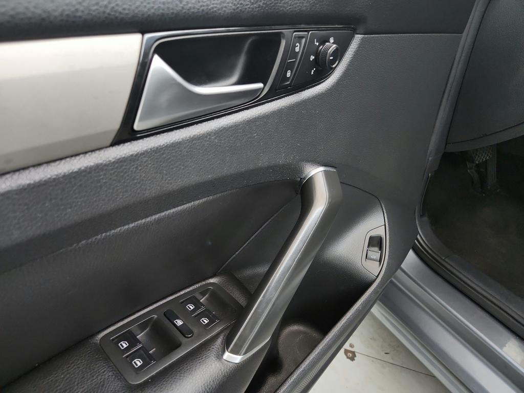 2020 Volkswagen Passat - $9,195