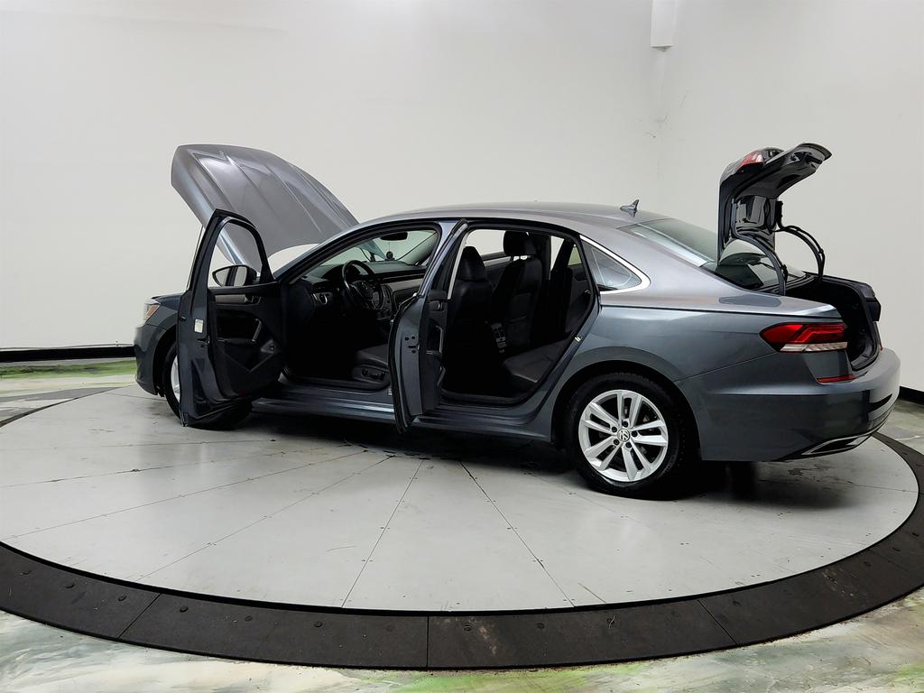 2020 Volkswagen Passat - $9,195