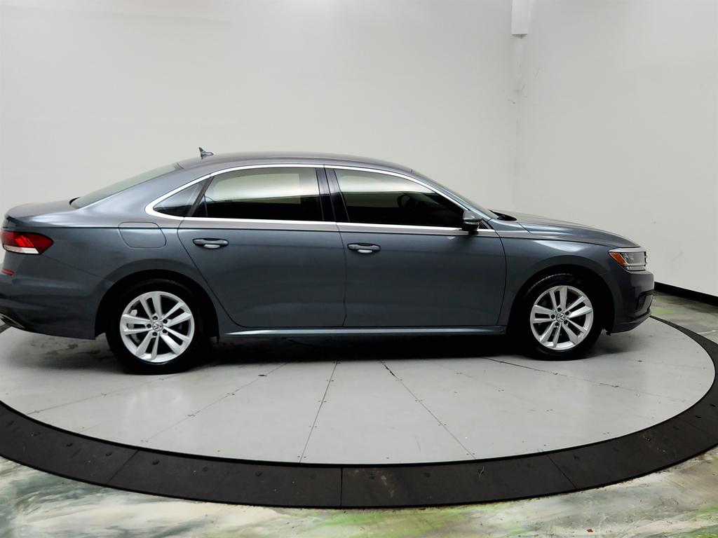 2020 Volkswagen Passat - $9,195