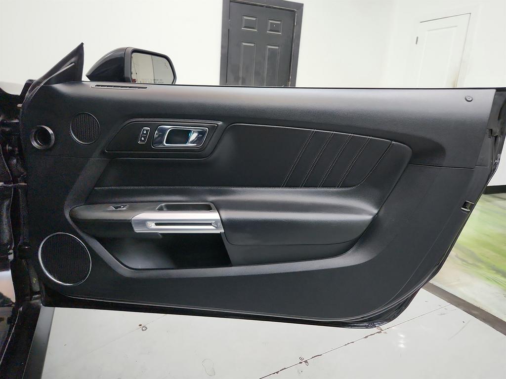 2016 Ford Mustang - $22,795