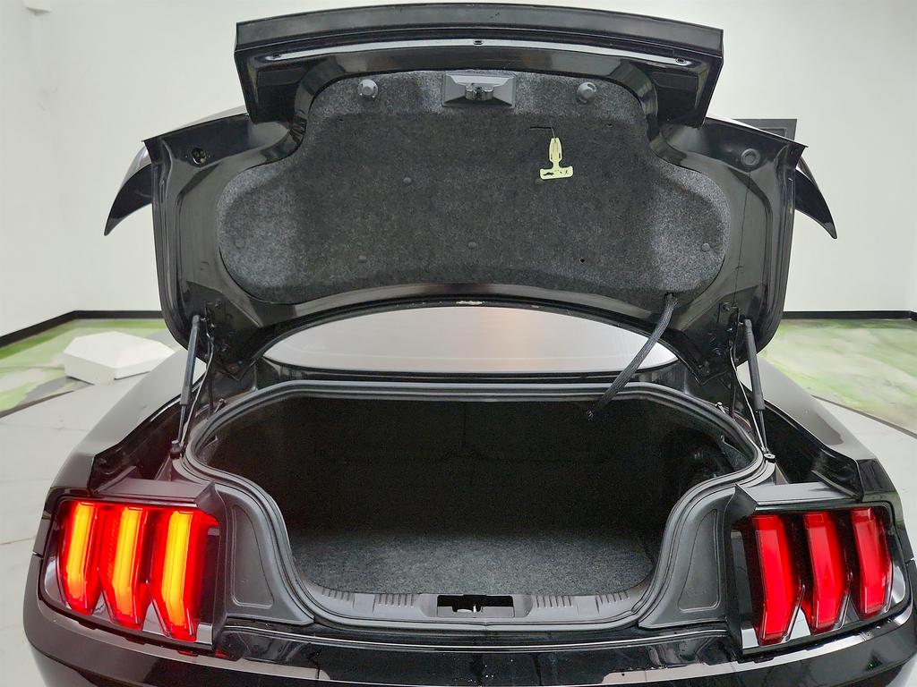 2016 Ford Mustang - $22,795