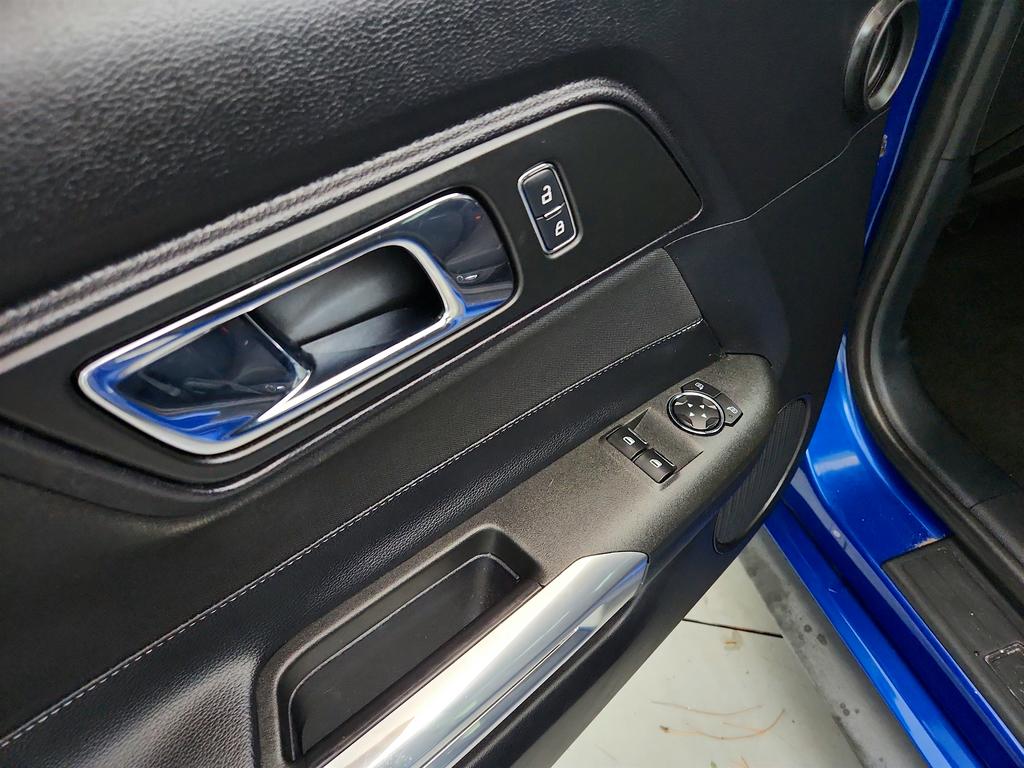 2017 Ford Mustang - $12,350