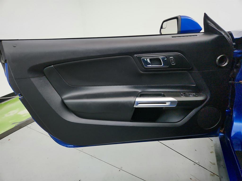 2017 Ford Mustang - $12,350