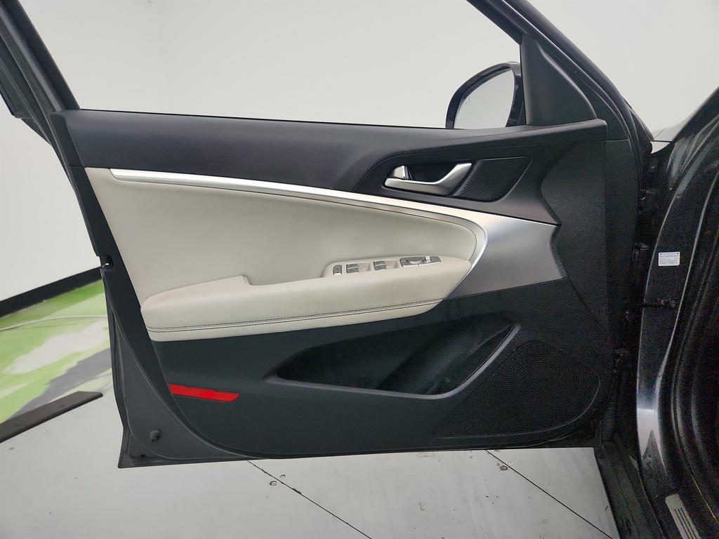 2020 Genesis G70 - $16,150