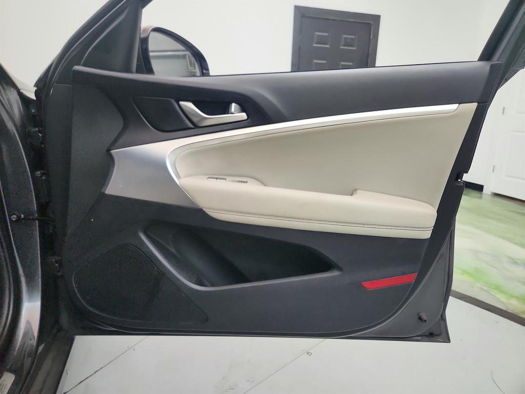 2020 Genesis G70 - $16,150