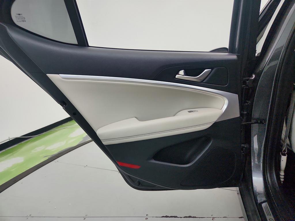 2020 Genesis G70 - $16,150