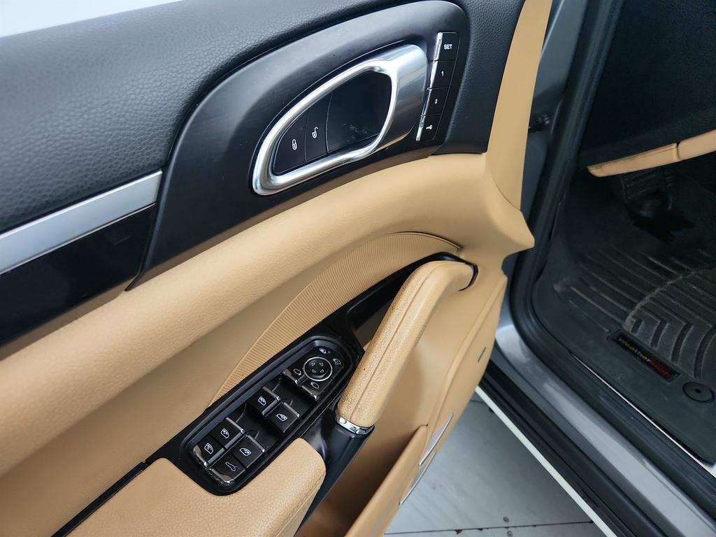 2016 Porsche Cayenne - $11,250
