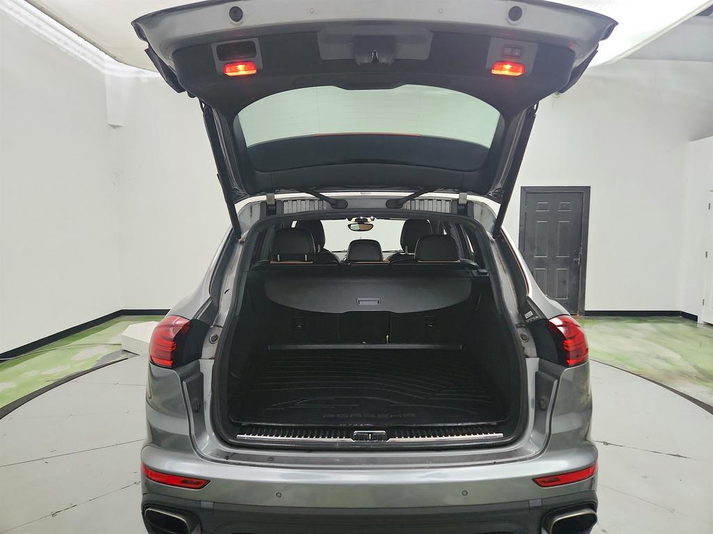 2016 Porsche Cayenne - $11,250