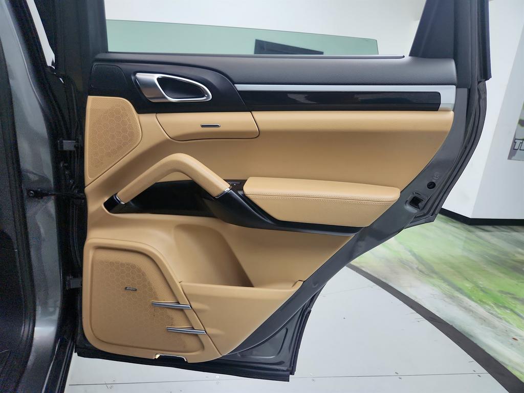 2016 Porsche Cayenne - $11,250