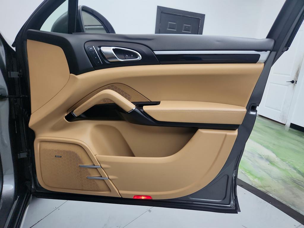 2016 Porsche Cayenne - $11,250