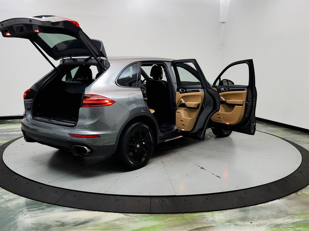 2016 Porsche Cayenne - $11,250