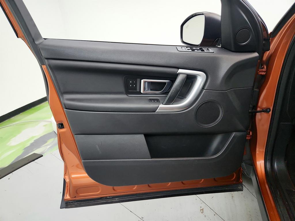2018 Land Rover Discovery - $9,150
