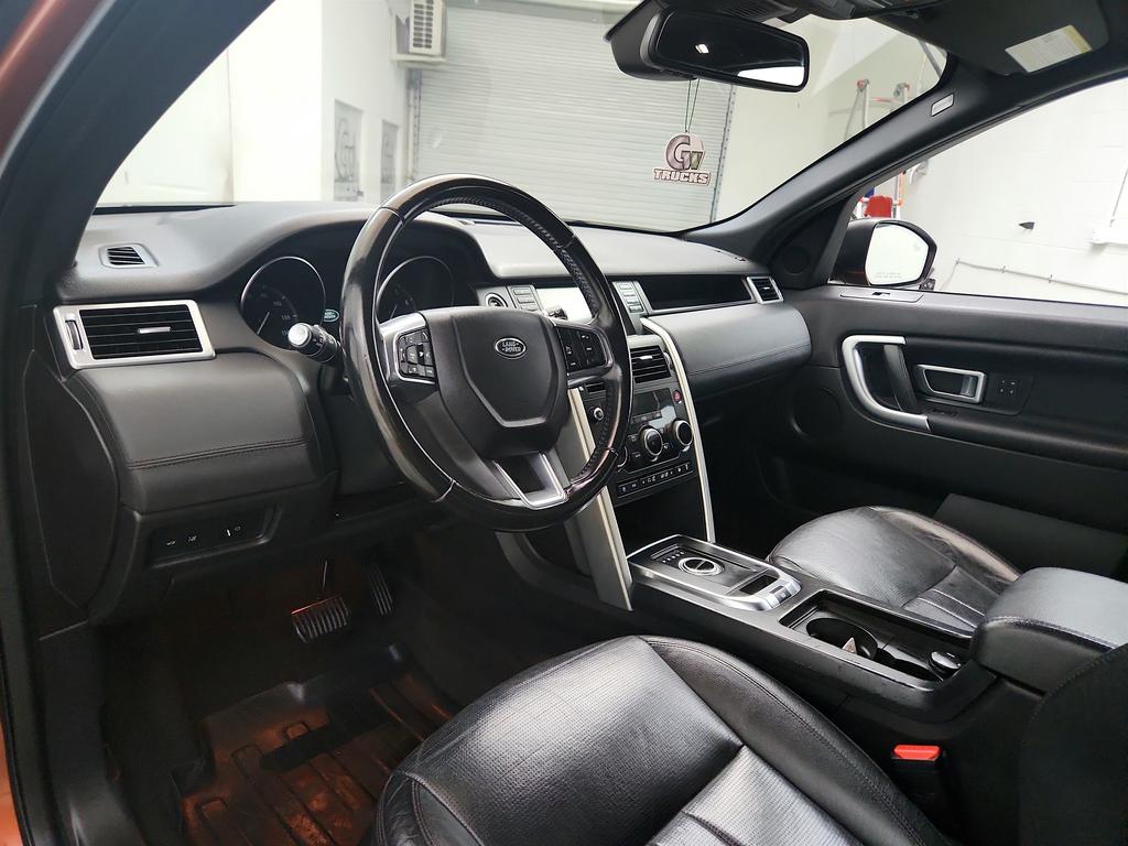 2018 Land Rover Discovery - $9,150