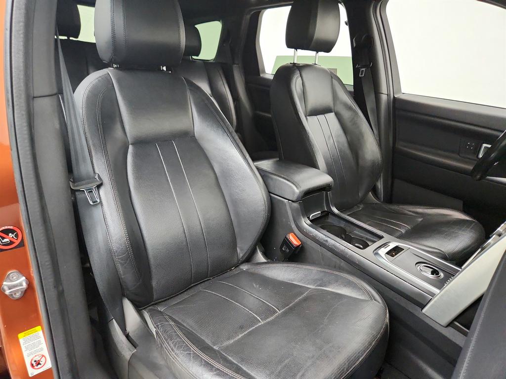 2018 Land Rover Discovery - $9,150