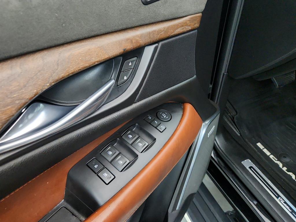 2018 Cadillac Escalade - $30,995