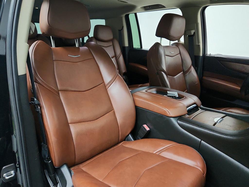 2018 Cadillac Escalade - $30,995