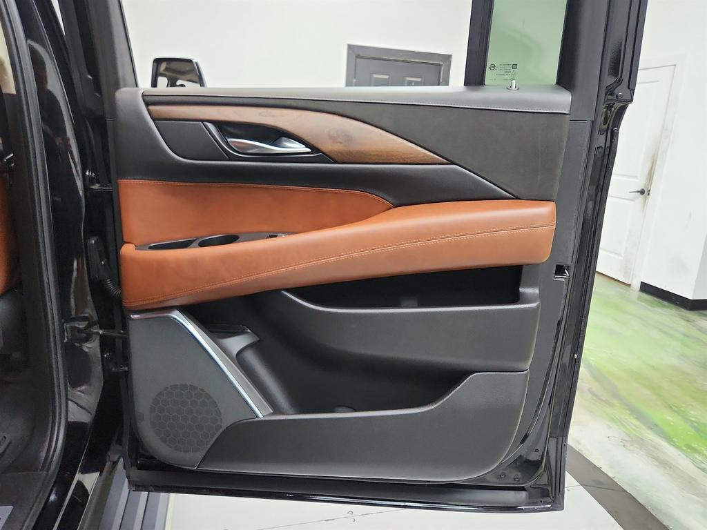 2018 Cadillac Escalade - $30,995