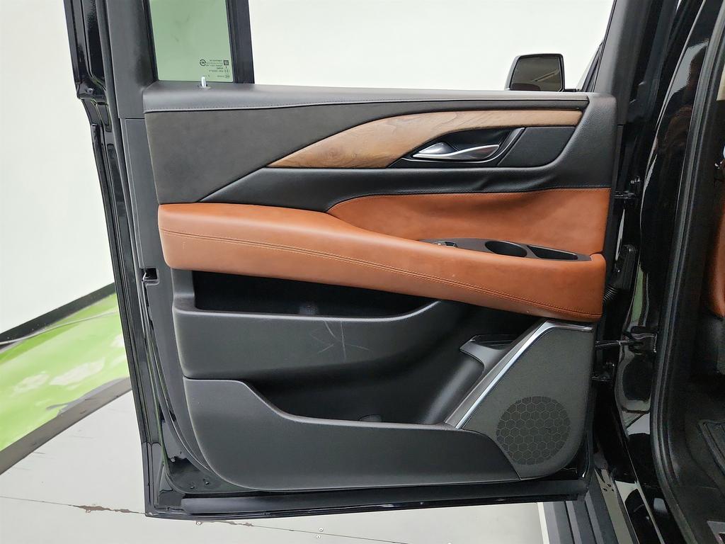 2018 Cadillac Escalade - $30,995