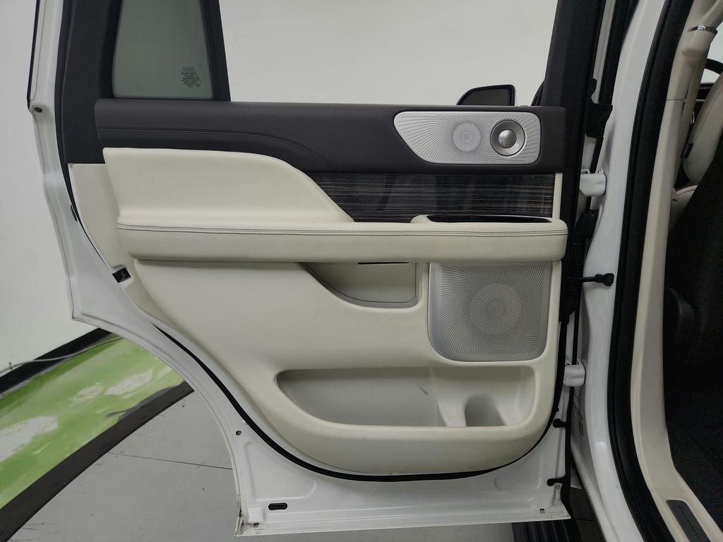 2020 Lincoln Navigator - $33,550