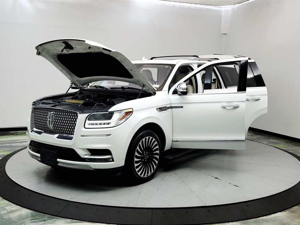 2020 Lincoln Navigator - $33,550