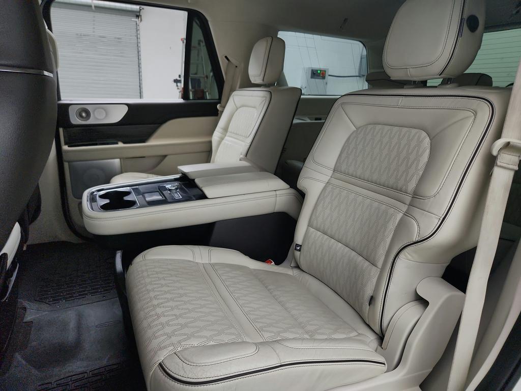 2020 Lincoln Navigator - $33,550