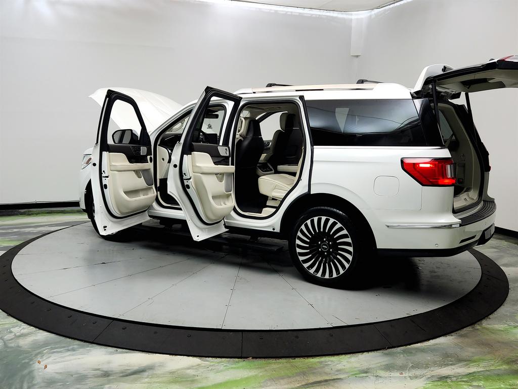 2020 Lincoln Navigator - $33,550