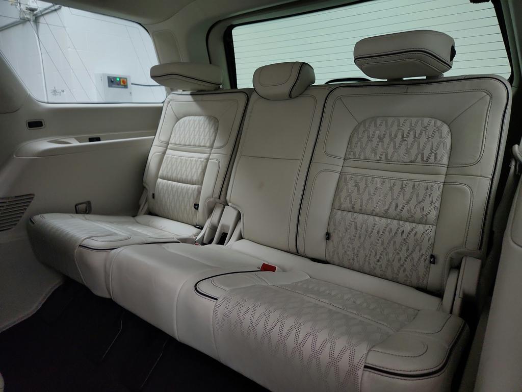 2020 Lincoln Navigator - $33,550