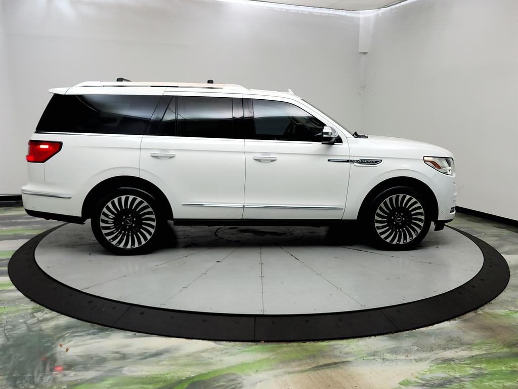 2020 Lincoln Navigator - $33,550